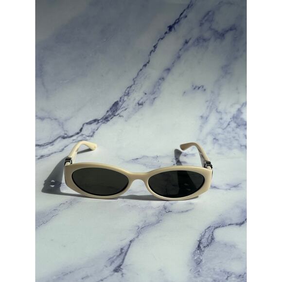 NEW Gucci GG1660S Ivory White Slim Oval Logo Sunglasses - Picture 3 of 10